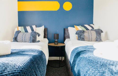 Cozy 3-Bed Retreat Near Manchester Airport Ideal for Families & Groups - Foto 45