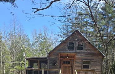 Couples Getaway Cabin with a Loft - Firepit - Creek - Foto 33