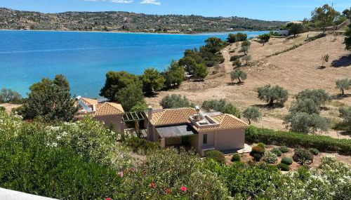RETREAT VILLA BY THE SEA WITH POOL IN PORTO HELI - Foto 3