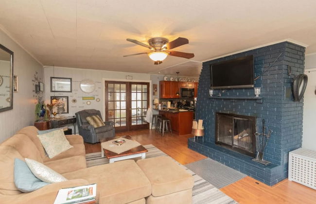 Amazing Hiking Cozy Home Close to Mountns Fireplace - Foto 3