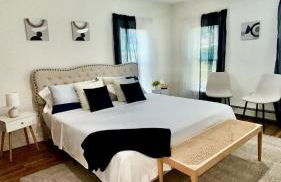 Spacious 4BR home w 2BA, a workspace & king bed! - Foto 62