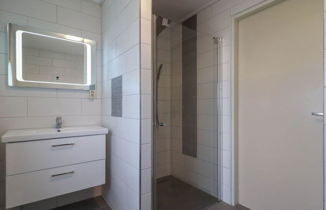 Holiday Home on the Water in Friesland - Foto 13