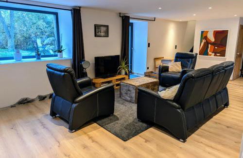 Grande ferme de 250m2 rénovée au charme rustique - Foto 10