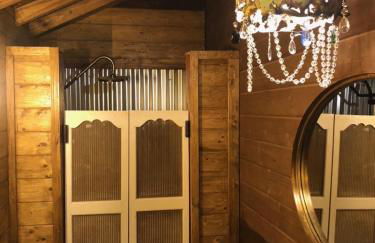 Wine Country Private Working Sheep Farm; Rustic Elegance - Foto 13