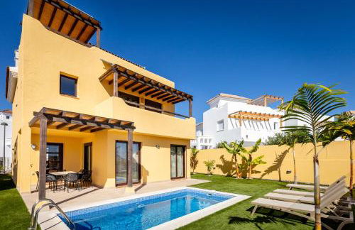 VILLA WITH 4 BEDROOMS AND PRIVATE HEATED POOL - Foto 1