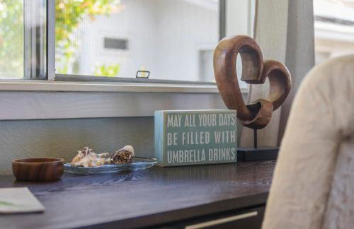 Relax at Kapakai Cottage 2-Bedroom Comfort with Full Kitchen & WD - Photo 16