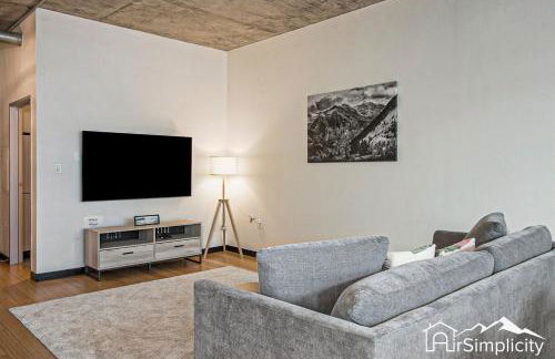 Condo w pvt balcony & gym access - Foto 10