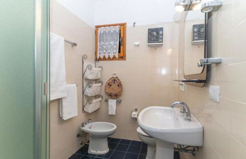 Rosemary House - Photo 13