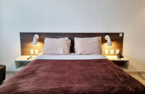 Apê na orla com vista pro mar e limpeza diária - Foto 6