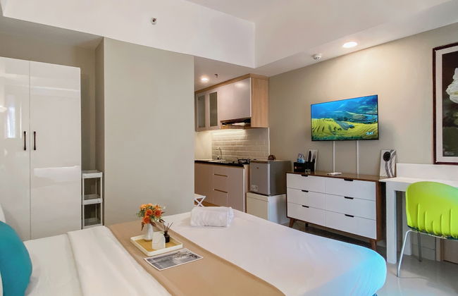 Best Place and Homey Studio Apartment LRT City Jatibening - Photo 4