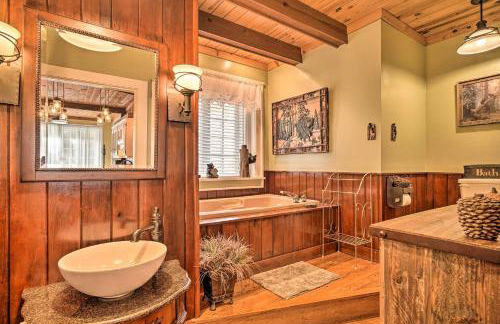 Tranquil Smoky Mountain Cabin with Porch and Fire Pit - Foto 20