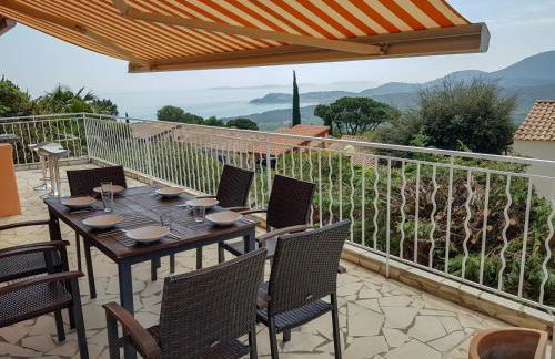 Villa mit großartigem Panoramablick auf das Meer und direkt am Pool - Foto 2