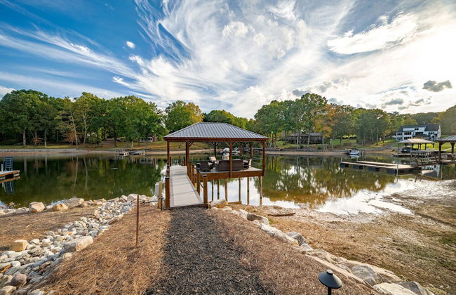Blue Heron by Avantstay Lakefront Dock Pool Theater Sleeps 22 - Foto 57