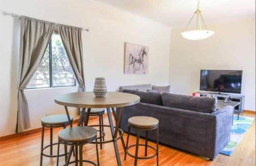 Large 5 BR- Beverly Hills Adj - Foto 11