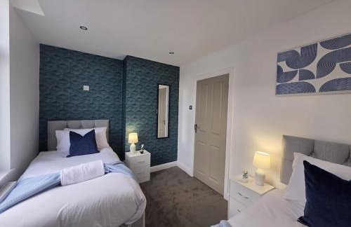 #18 Anfield 5 min walk Sleeps 7 4BR 5Bed 3Bathrms - Photo 60