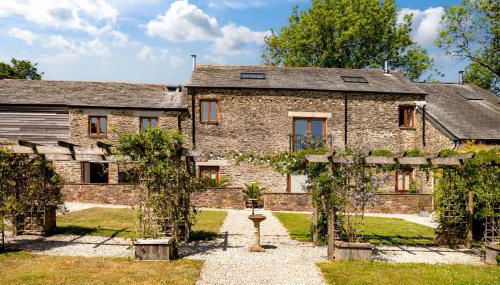 Threshing Barn at East Trenean Farm -Stunning Cornish Cottage sleeping 6 with hot tub, private garden, rural views and EV facilities - Foto 5