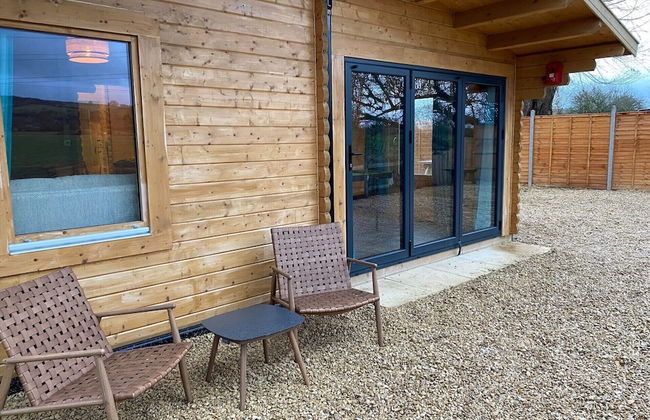 Inviting 2-bedroom Cabin in Ashton Under Hill - Foto 1