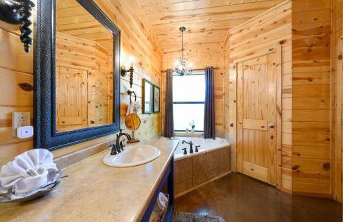 Hickory Bear - Cabin surrounded by pines, Sleeps 10, Hot Tub, Fire Pit, Arcade, Foosball Table & Deck Slide - Photo 30