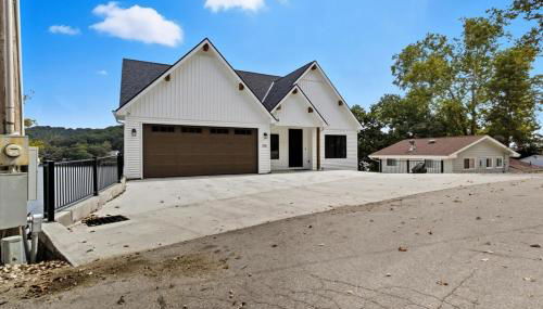 Modern Lakefront Escape | The Twelve - Foto 3