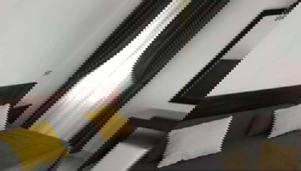 Villa - Sleeps 6 - Heated Pool - Garden - Parking - Photo 1, Room