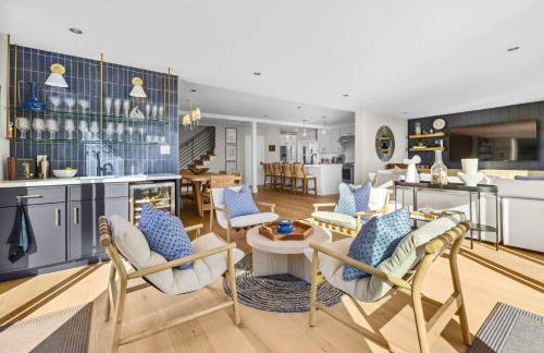 Experience the Pinnacle of Coastal Living at Harbour House - Foto 12