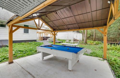 Explore the Poconos! Cozy Creekside Cabin with Patio - Foto 32