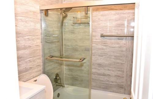 Handsome Home Renovated - close to Metro - Foto 30