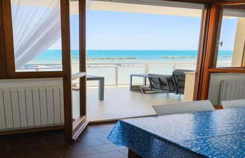 Terrazzo Panoramico Fronte Mare Zamponi - Foto 28