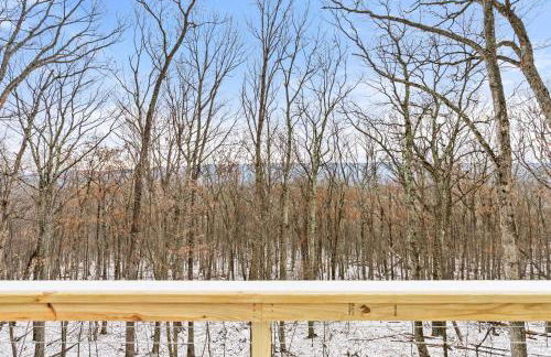 Cozy Mountain Retreat with Hot Tub & Fire Pit - Foto 59