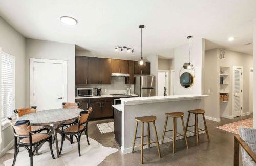 South Lamar Retreat - Sauna, Plunge & Pickleball - Foto 10