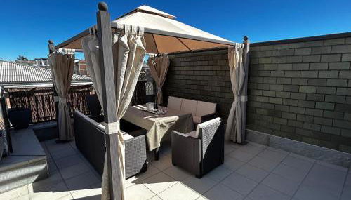 R39 Attic with Terrace and Private Parking - Foto 3