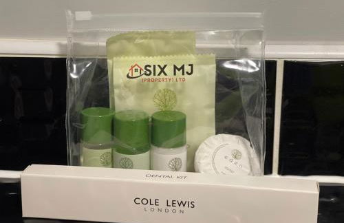 Chichele House, sleeps 8, Nr Rushden Lakes, allocated parking, corporate welcome - Foto 9