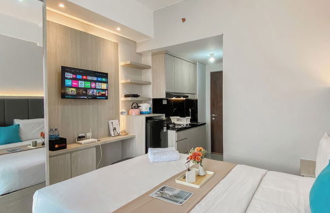 Warm And Restful Studio Transpark Juanda Bekasi Timur Apartment - Foto 1