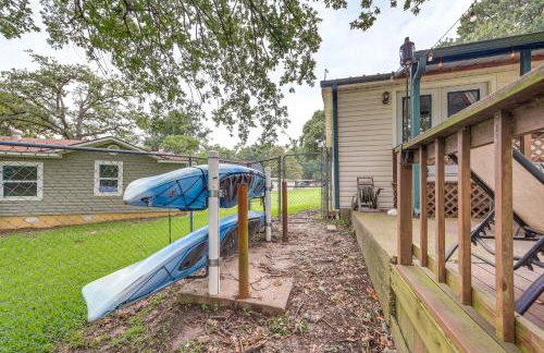 Lakefront Gun Barrel City Home with Dock and Deck - Foto 32