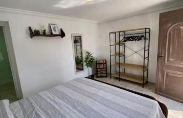 Mediterranean Villa - Private Pool , Garden & BBQ - Photo 35