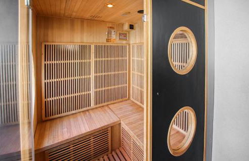 Awesome Home In Grospierres With Sauna - Foto 8