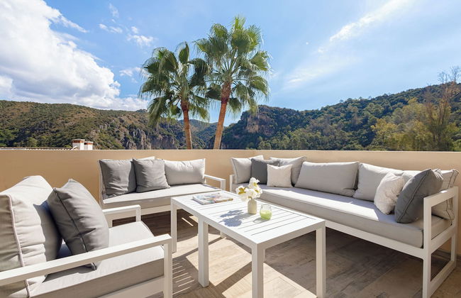 El Casar Townhouse Benahavis - Photo 1