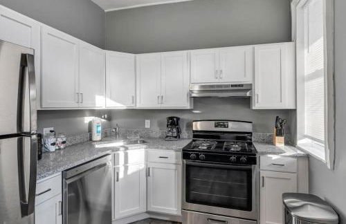 Beautiful Rehabbed Unit in Shaw Community - 4226b - Photo 8