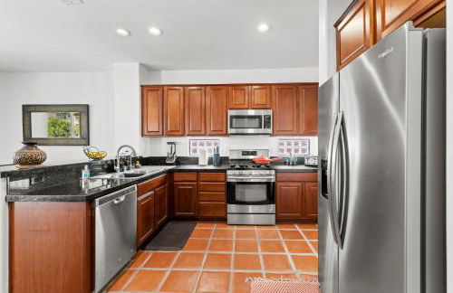 Spacious Private Home with Saltwater Pool & Hot Tub - Foto 11