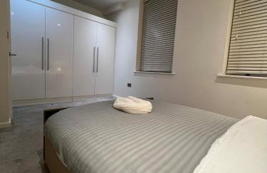 New & Modern 2-Bed Flat in City Centre - Foto 13
