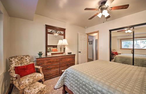 Walk to Lake Rustic Home with Deck in Fawnskin - Foto 17