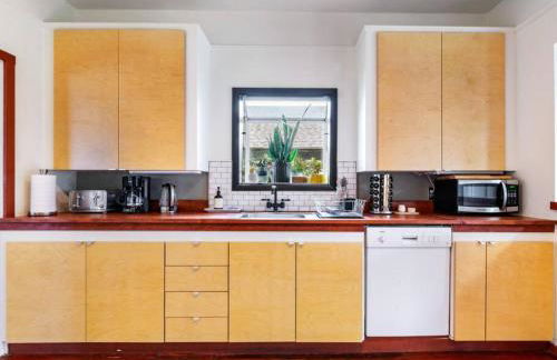 Casa del Sol - Walk to Alberta Arts District - Photo 9