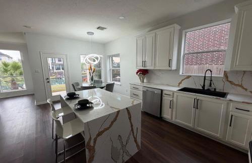 Luxury Lakefront 4BR - Corporate & Extended Stay Friendly - Foto 56