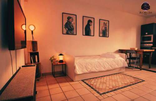 "The Other Side" Studio - Foto 1