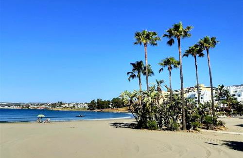 Two bedroom apartment moments from the Cristo beach Estepona - Foto 20