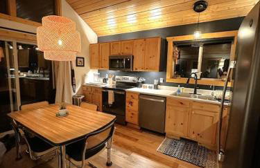 Rocky Mt Cabin 2bed loft Hot Tub Amazing Views - Photo 21