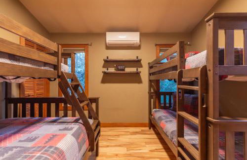 King Bed, Putt-Putt w/ Hot Tub, & Other Games - Foto 49