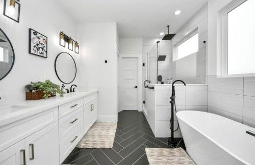 3Bdr 6Beds in Ellegant Home with Rooftop Lounge and SkylineView - Foto 24