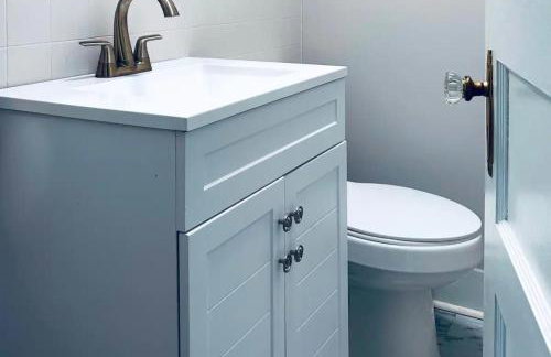 All Seasons Cottage - Game Room - Firepit By Zen Living Short Term Rental - Foto 39