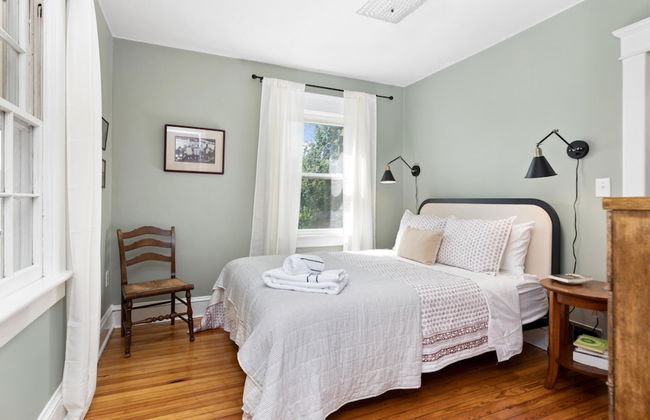 Cheerful 3 Bedroom Home Walk to UVA Stadium - Foto 23